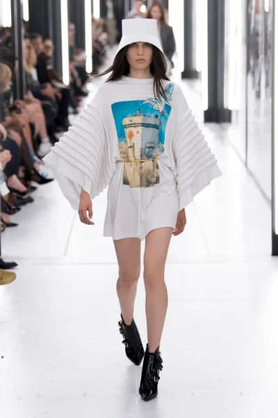 Look 9